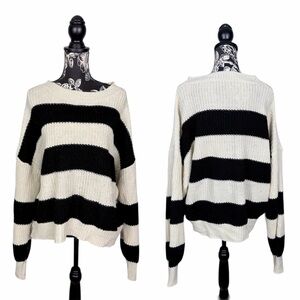 5 for $25 Favlux cream/black striped oversized sweater size large